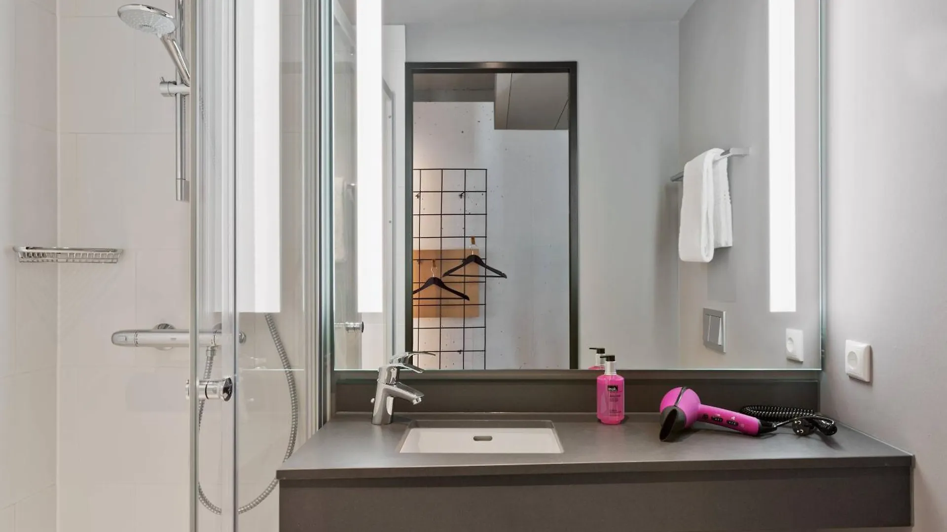 Moxy Frankfurt City Center Frankfurt am Main Hotel